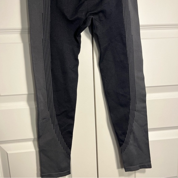 NEW FABLETICS SEAMLESS High Waist Fusion LEGGING Black Gray Small - Picture 5 of 8